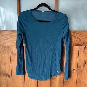 ALO Yoga Teal Ribbed Long Sleeve Scoop Neck Top